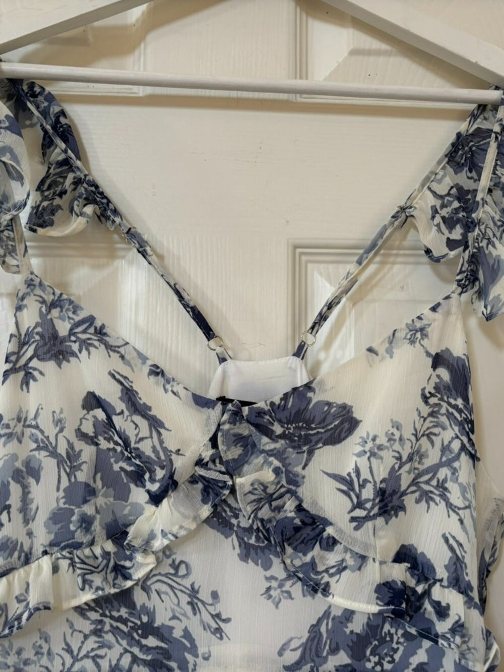 NWT O.P.T. White and Blue Floral Ruffle Midi Dress M - Picture 7 of 12